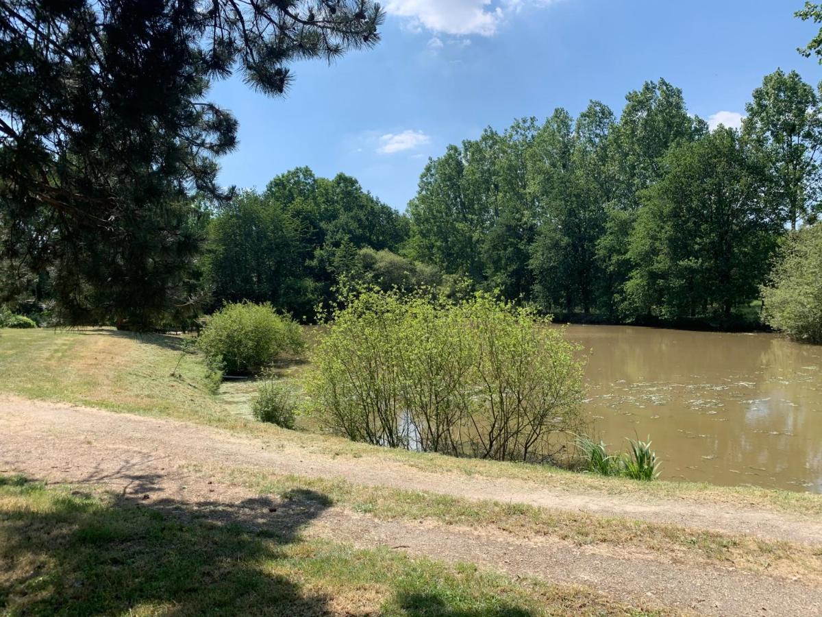 L'Etang Des 7 Hotel Le Controis-en-Sologne Luaran gambar